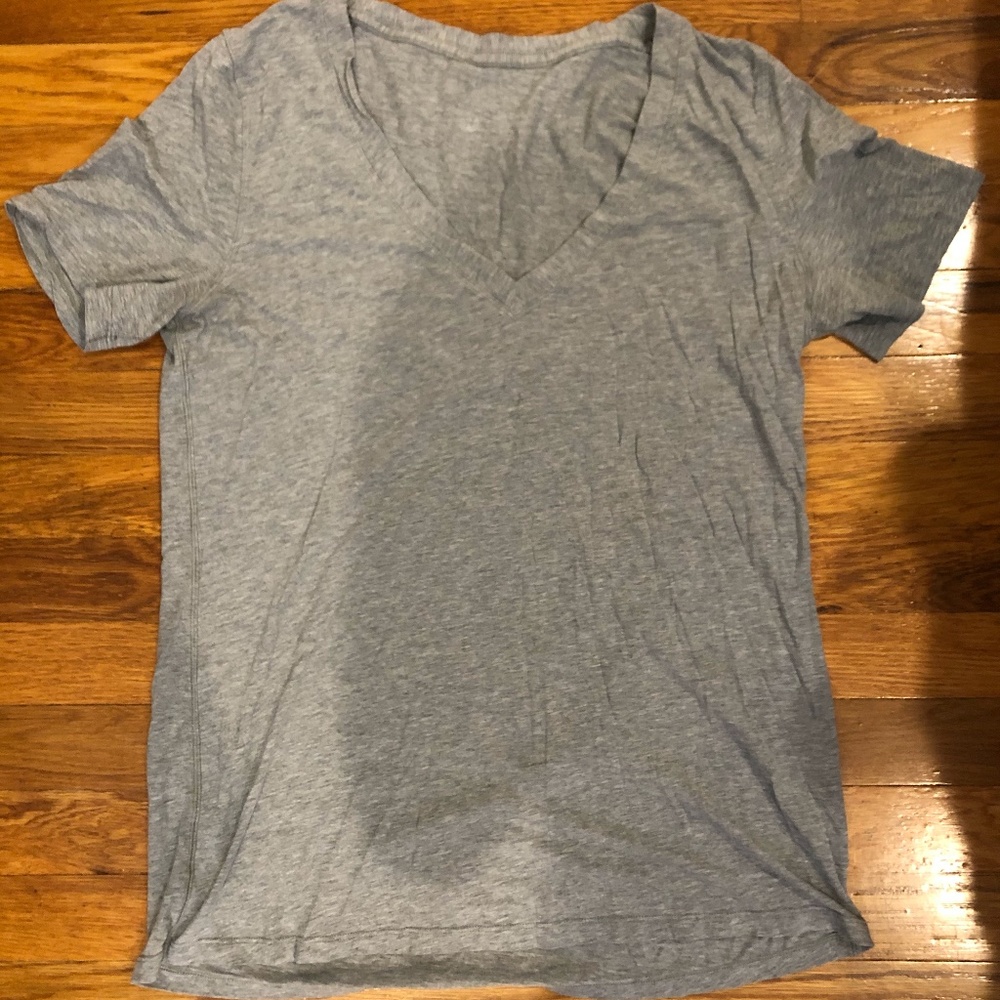 Lululemon Love V neck. Size 8